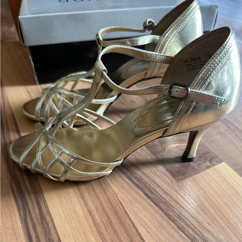 NWT Metaphor Gold Strappy Heels Sandals, Size 7 Formal Dress Wedding Dance Prom - Picture 8 of 10